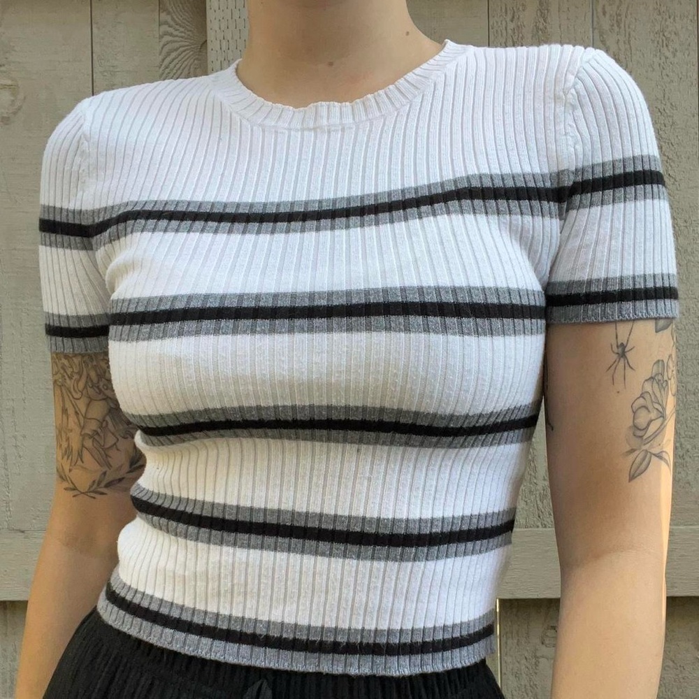 baby tee crewneck